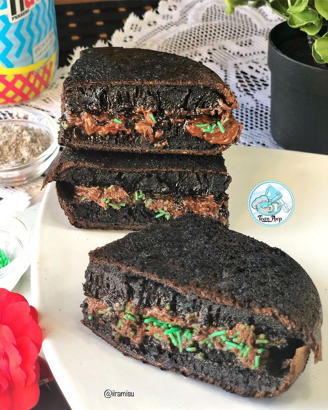 20 Resep martabak manis teflon, enak, lembut dan antiribet