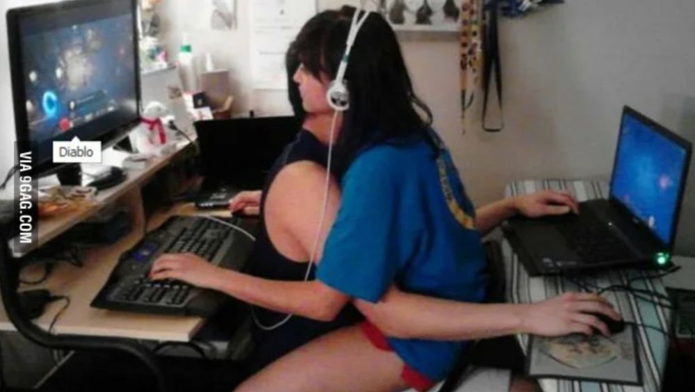 Orang absurd main game Berbagai sumber