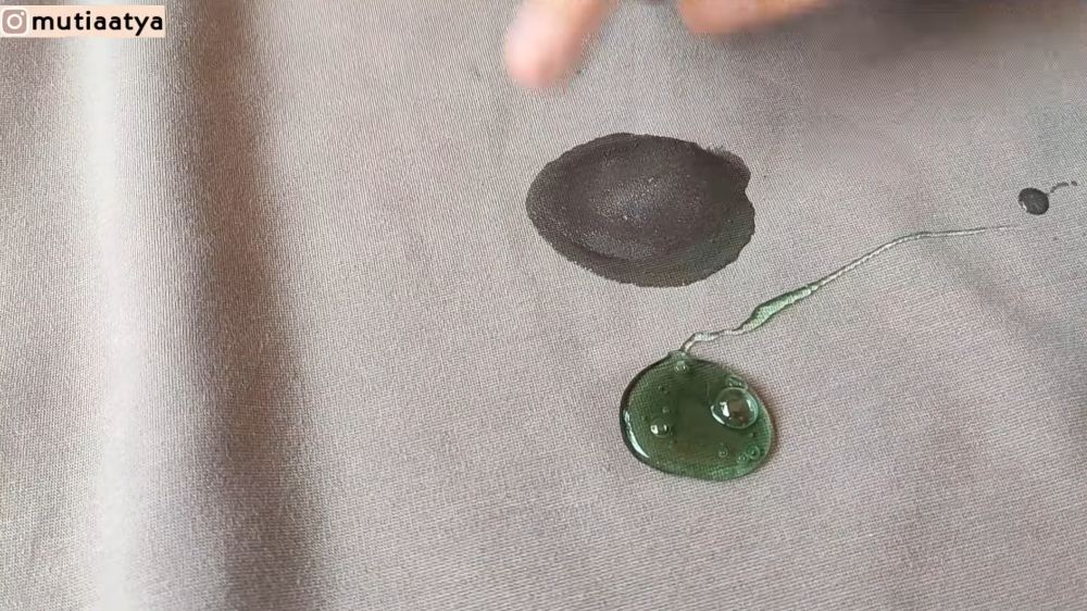 Tanpa ditaburi tepung, ini trik basmi noda minyak di baju agar bersih tak berbekas pakai 1 bahan dapur