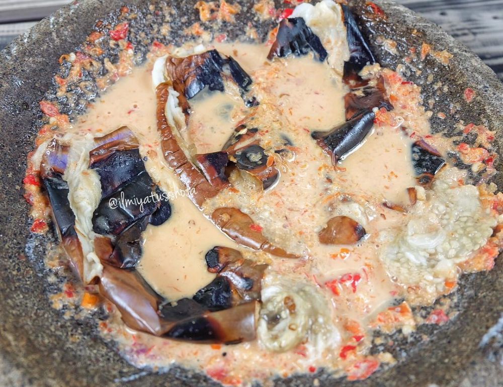 13 Resep lauk berbahan terong ungu paling enak, sederhana, mudah dibuat, dan bikin nagih
