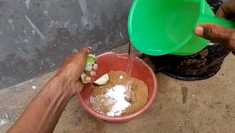 Tanpa sitrun atau baking soda, ini cara ampuh lunturkan kerak di panci cuma tambah 1 bahan dapur