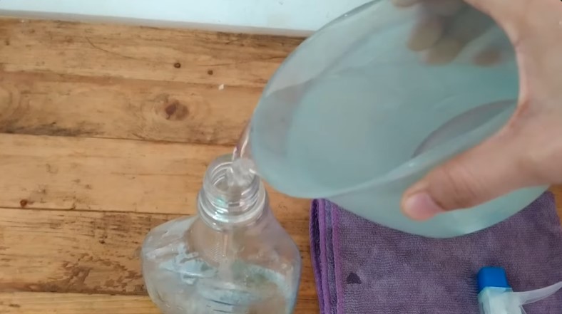 Simpel tanpa dijemur, ini trik mencuci sofa kain dekil jadi bak baru lagi cukup pakai 1 bahan dapur