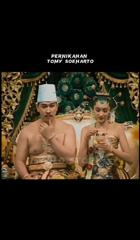 Viral potret lawas nikahan Tommy Soeharto dan Tata, wajah manten wanita manglingi mirip Anya Geraldine