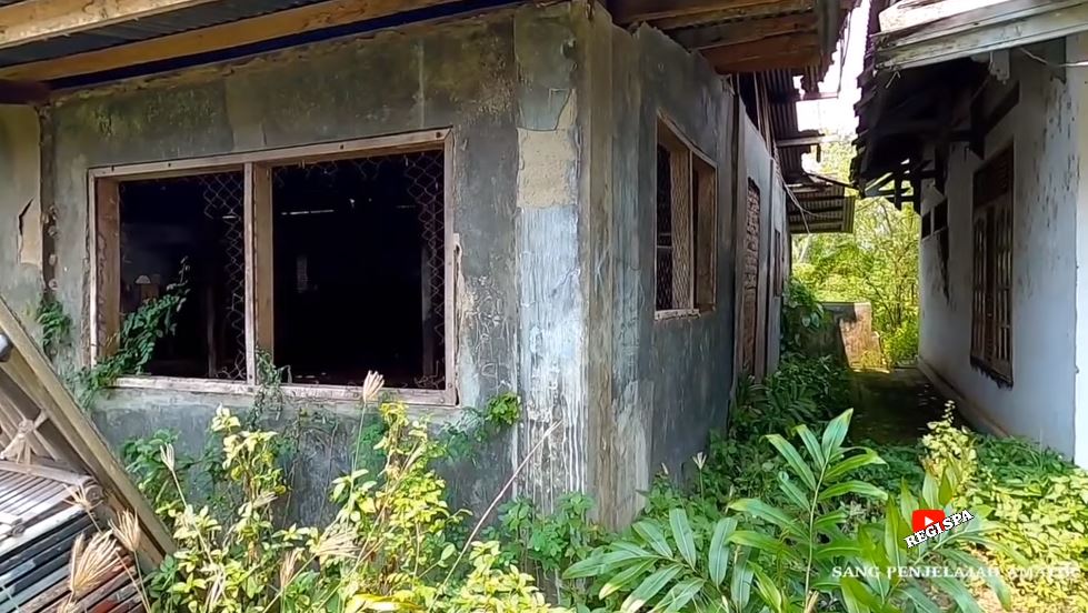 potret rumah narji dibiarkan terbengkalai © YouTube