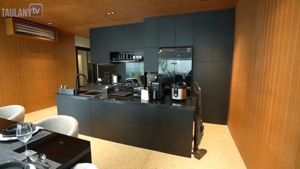 potret dapur mewah di hunian 9 komedian © berbagai sumber potret dapur mewah di hunian 9 komedian © berbagai sumber