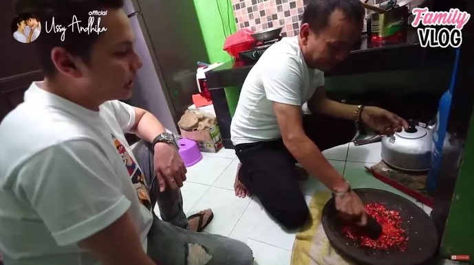 dapur Ayu Ting Ting jauh dari mewah © YouTube