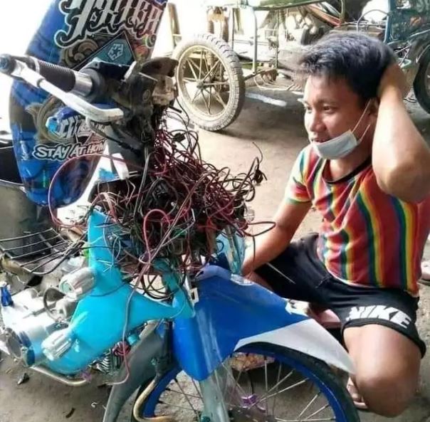 potret nyeleneh penampakan semrawut di jalan Berbagai sumber