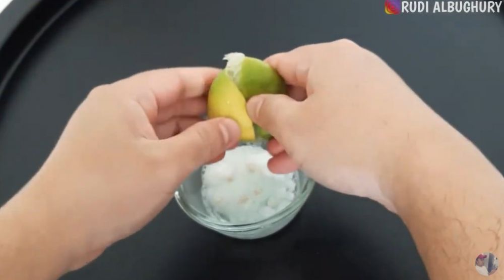 Tak usah direndam air panas, cara basmi karat dan kerak tebal di tungku kompor ini pakai 3 bahan dapur