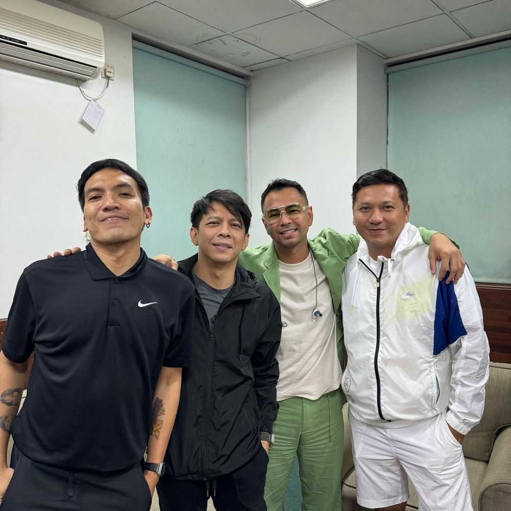 Unggah foto bareng tiga duda keren, Raffi Ahmad bikin warganet khawatir © 2024 brilio.net