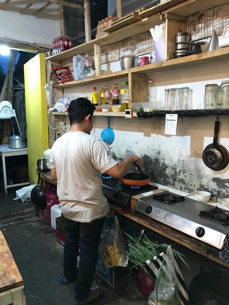 Kisah desainer interior Korea jualan kimchi otentik di Jogja, gigih meski pernah kena semprot pembeli