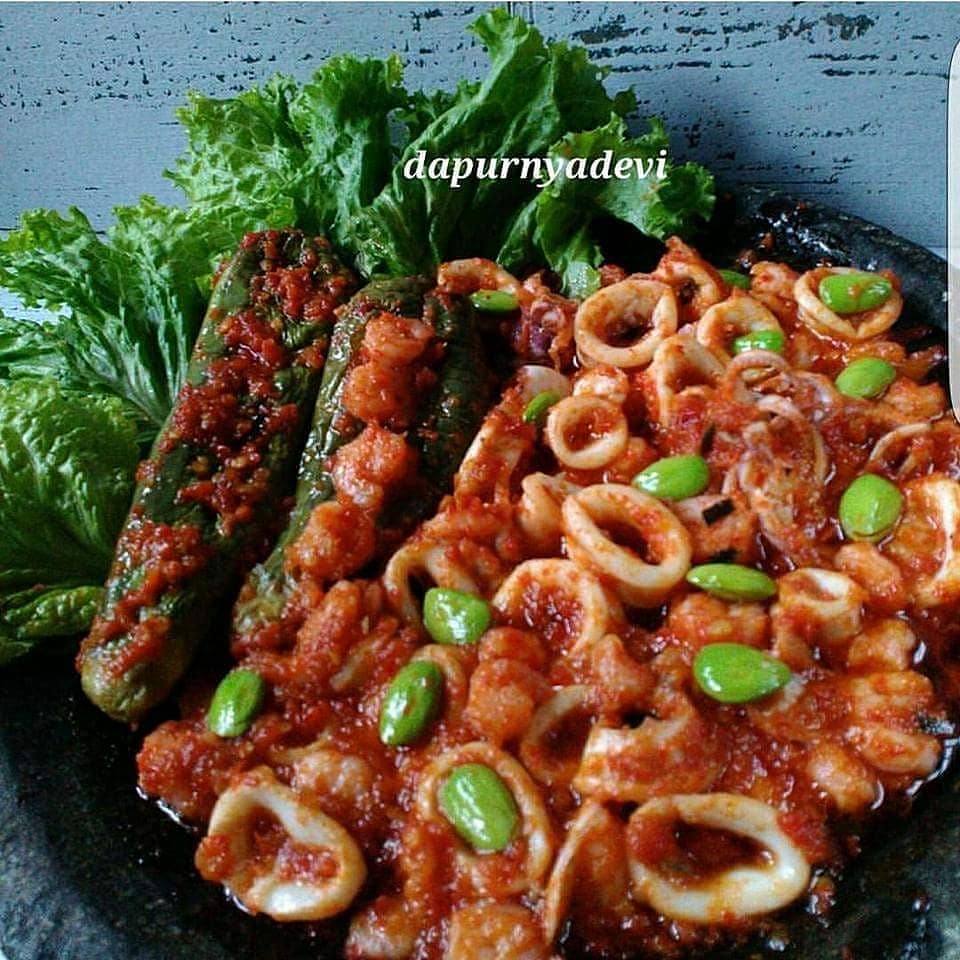 11 Resep sambal cumi paling pedas, praktis dan enaknya bikin nambah nasi