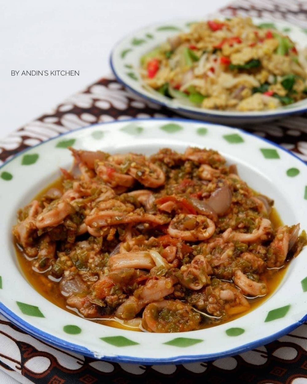 11 Resep sambal cumi paling pedas, praktis dan enaknya bikin nambah nasi