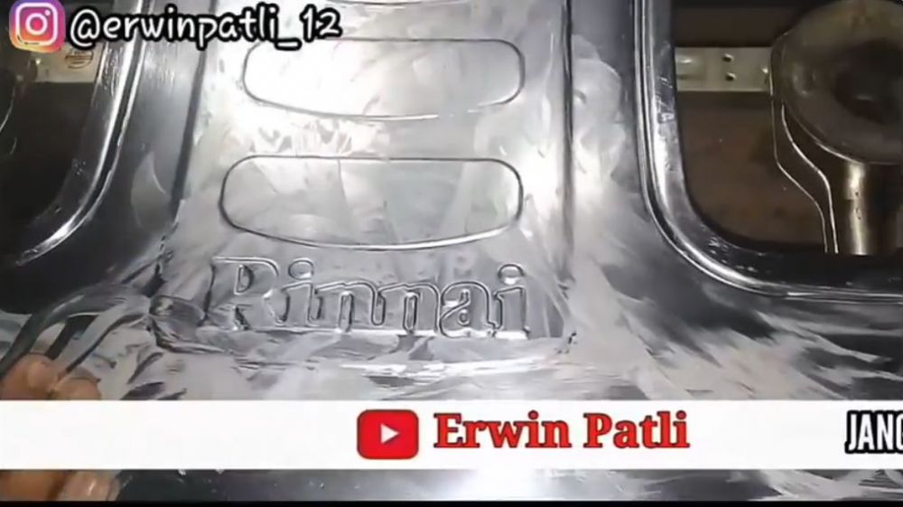 Tanpa sabun cuci piring, ini cara bersihkan kompor berminyak agar makin kesat dengan 1 bahan dapur