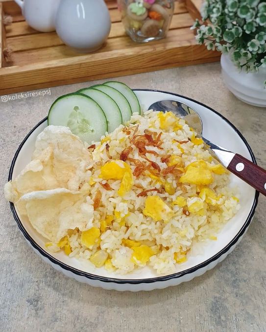 30 Resep nasi goreng putih, enak dan praktis buat sarapan
