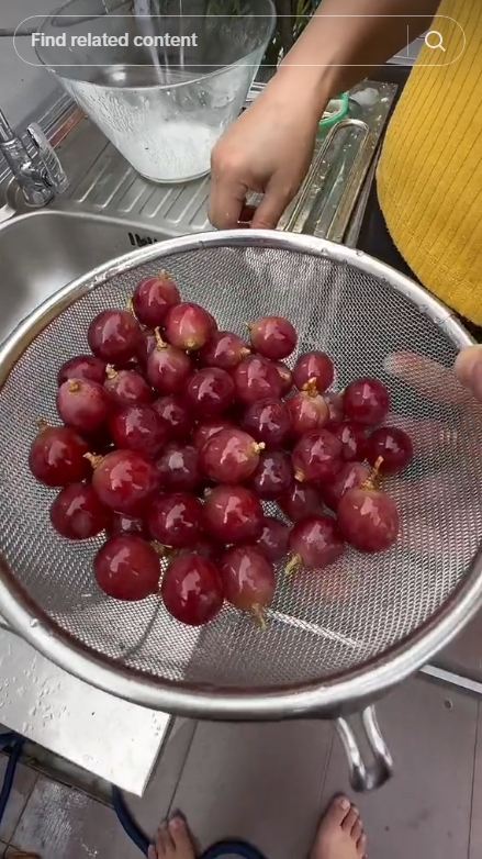Tak perlu digosok-gosok, ini trik bersihkan lapisan lilin pada anggur cuma pakai 2 bahan dapur