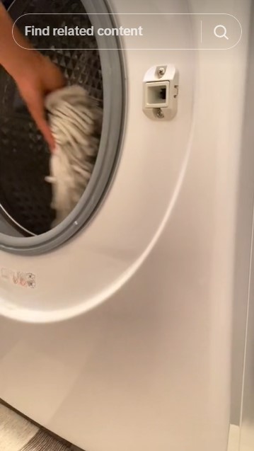 Jangan cuma direndam bahan pemutih, ini trik memutihkan kain pel dekil pakai tambahan 1 bahan dapur