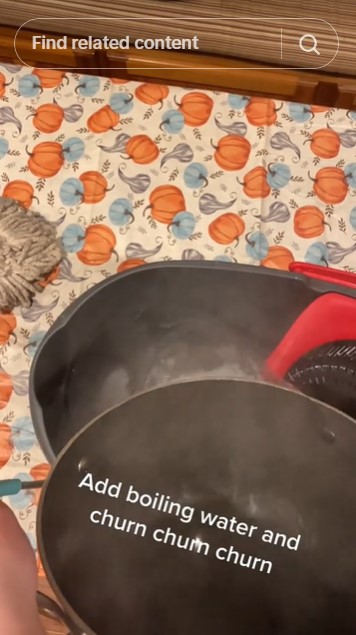 Tak perlu disikat, ini trik kembalikan kain pel dekil jadi putih lagi cukup tambah 1 bahan sederhana