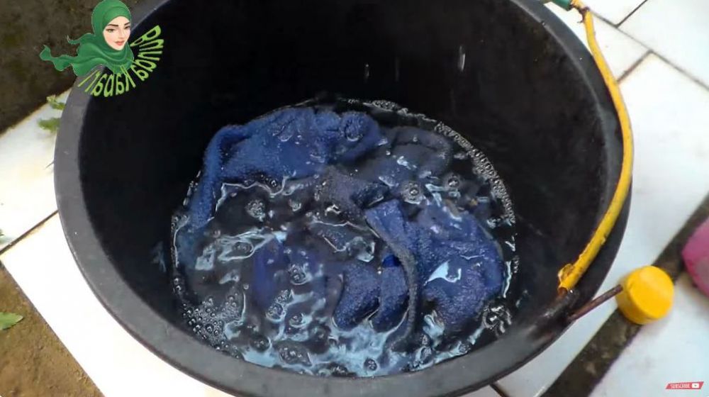 Bukan direndam air panas, ini trik cuci handuk kusam dan dekil agar lebih cerah pakai 2 bahan dapur