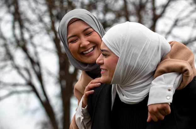 11 Arti mimpi bertemu ibu kandung yang sudah meninggal dalam Islam, maknanya bikin hati bergetar