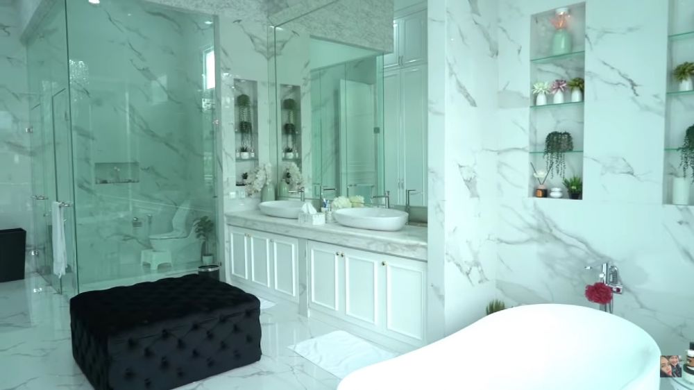 rumah megah kartika putri habib usman © 2024 brilio.net