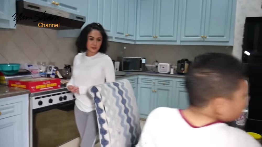 dapur rumah Krisdayanti © 2024 brilio.net