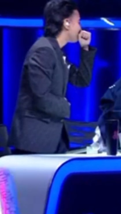 Momen Vidi Aldiano tetap profesional © TikTok