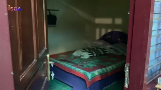 hunian Iis Dahlia di kampung © YouTube