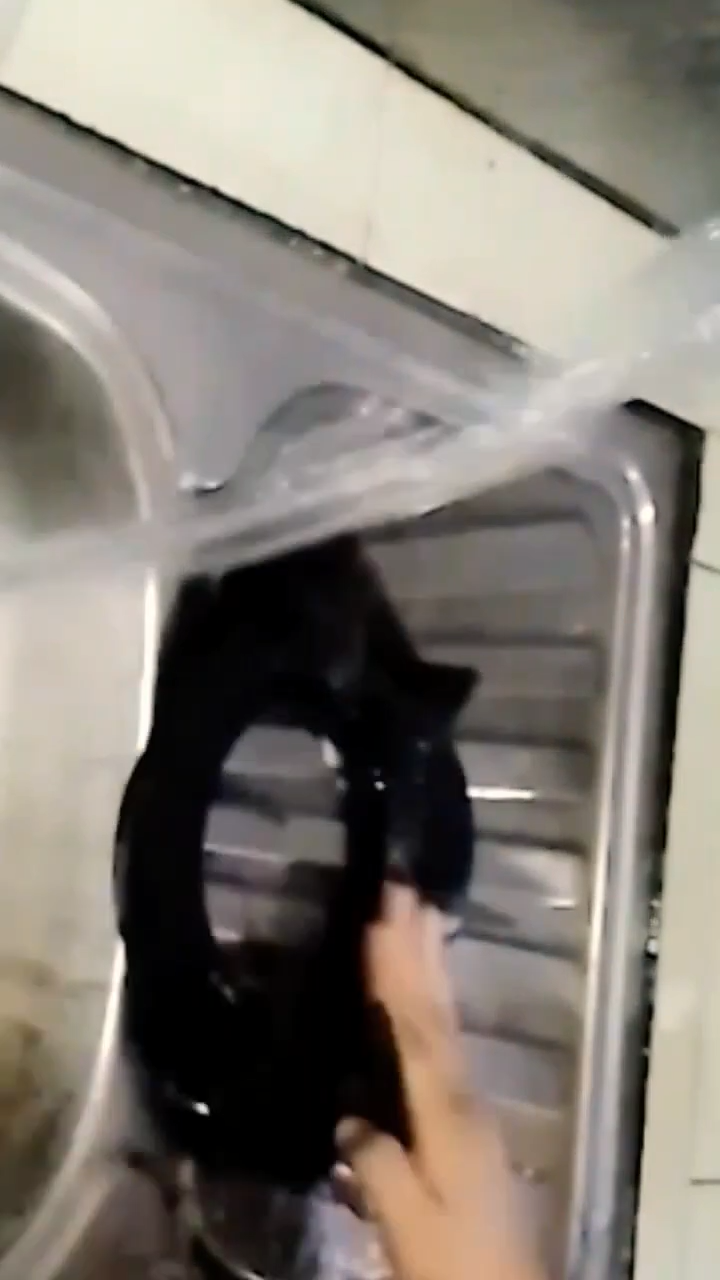 Tanpa direndam air, ini cara ampuh hilangkan kerak di tungku kompor pakai 2 bahan dapur