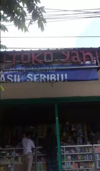 Potret kocak pengumuman di jalan freepik.com Potret kocak pengumuman di jalan freepik.com