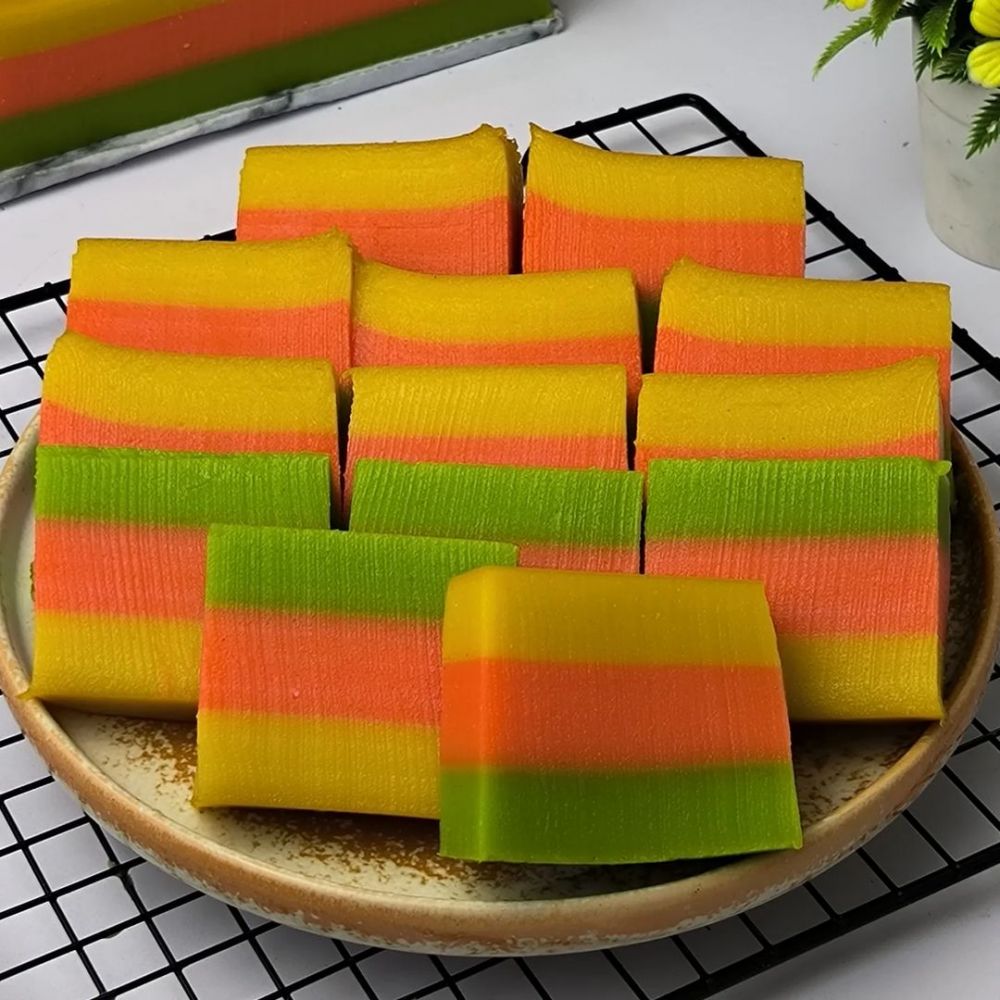 21 Resep kue lapis paling enak dan mudah dibuat
