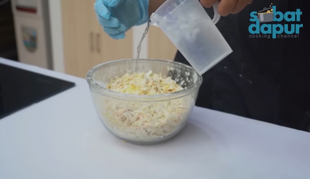 Tanpa diberi margarin, ini cara bikin adonan bakwan sayur agar garing renyah maksimal saat digoreng