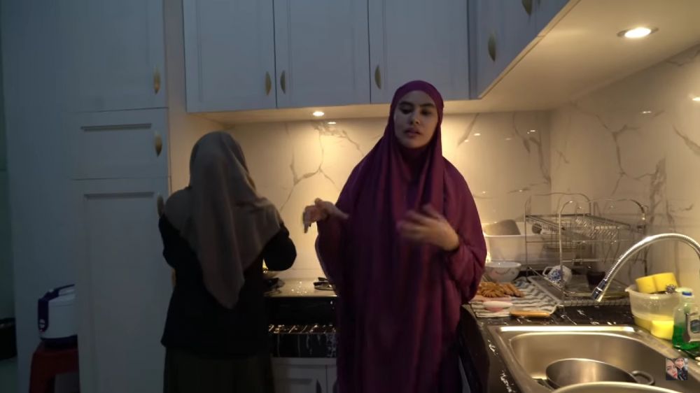 potret dapur mewah kartika putri © YouTube