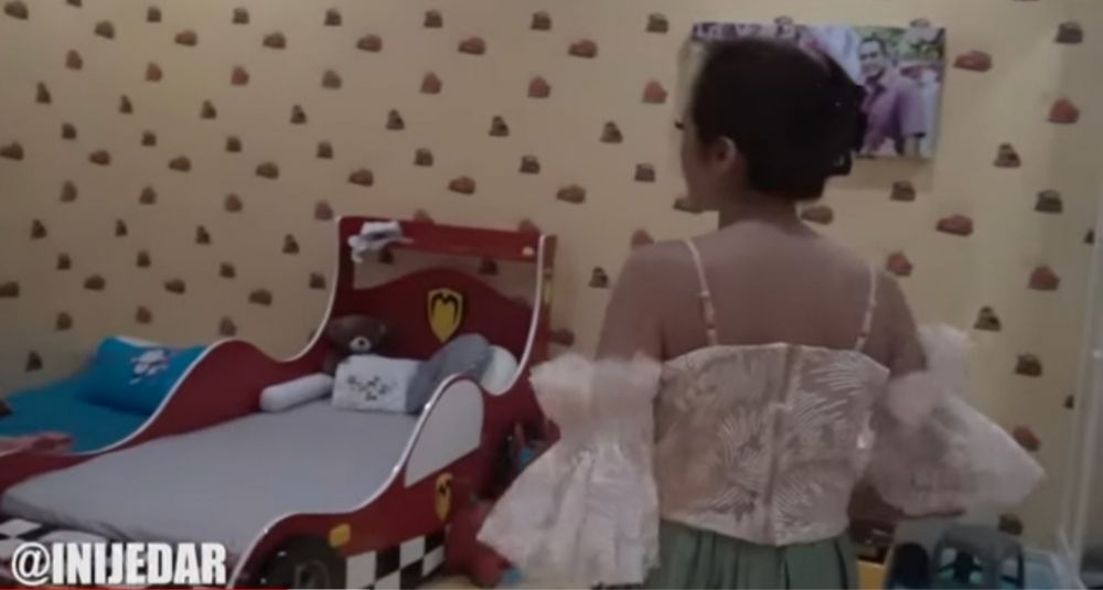 potret rumah mewah nia ramadhani © YouTube potret rumah mewah nia ramadhani © YouTube