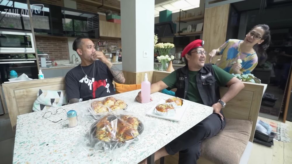 dapur rumah Tora Sudiro © 2024 brilio.net