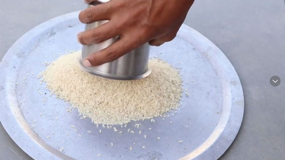 Bukan pakai rempah atau bumbu dapur, begini cara cepat enyahkan kutu beras dengan 1 alat sederhana