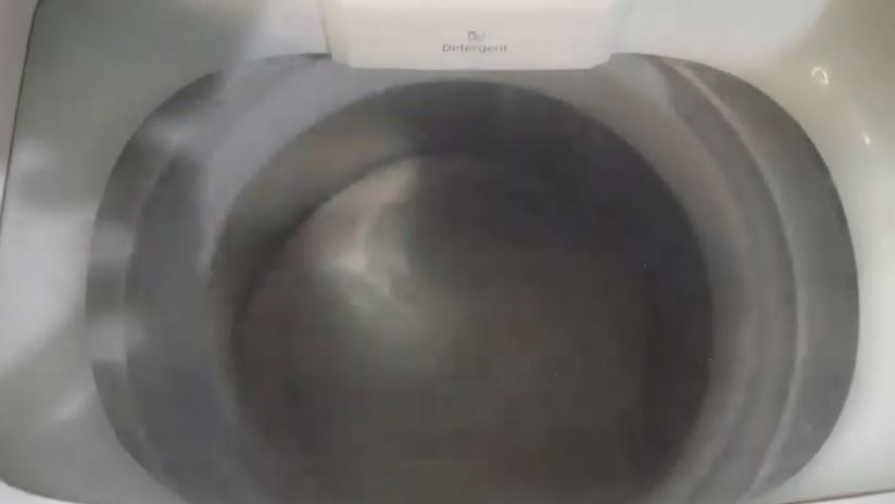 Tanpa direndam pemutih, ini trik mencuci handuk dekil agar kinclong lagi cuma tambah 1 bahan dapur