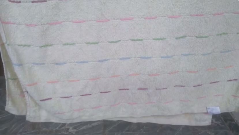 Tanpa direndam pemutih, ini trik mencuci handuk dekil agar kinclong lagi cuma tambah 1 bahan dapur
