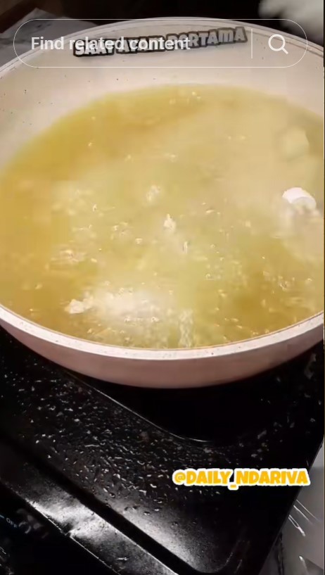 Tak perlu direbus dulu, ini trik menggoreng ayam kentucky agar dagingnya matang hingga ke bagian dalam