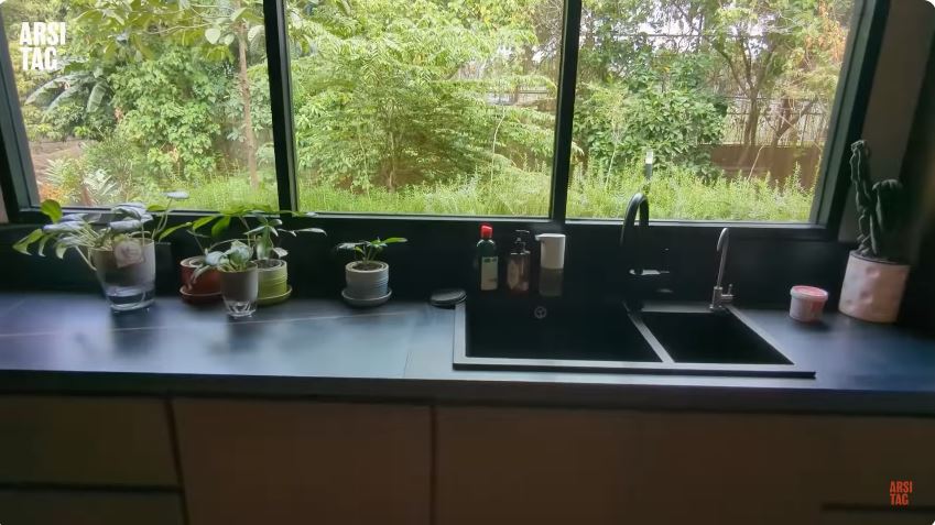 rumah dr. tompi luas bak lapangan futsal © YouTube