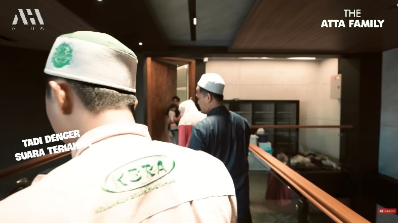 Atta Halilintar ruqyah rumah barunya © YouTube Atta Halilintar ruqyah rumah barunya © YouTube