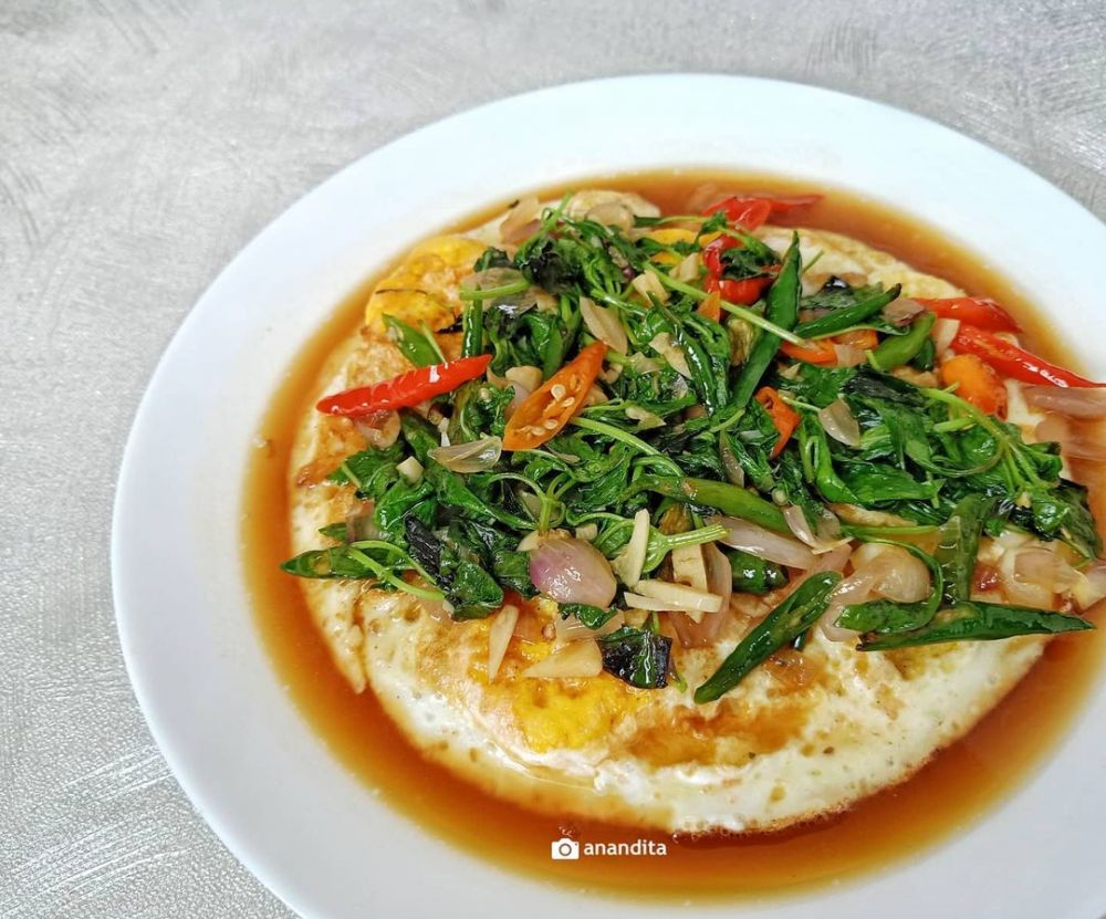 13 Resep olahan telur ceplok aneka bumbu, sedap, enak, kaya rasa, dan mudah dibuat