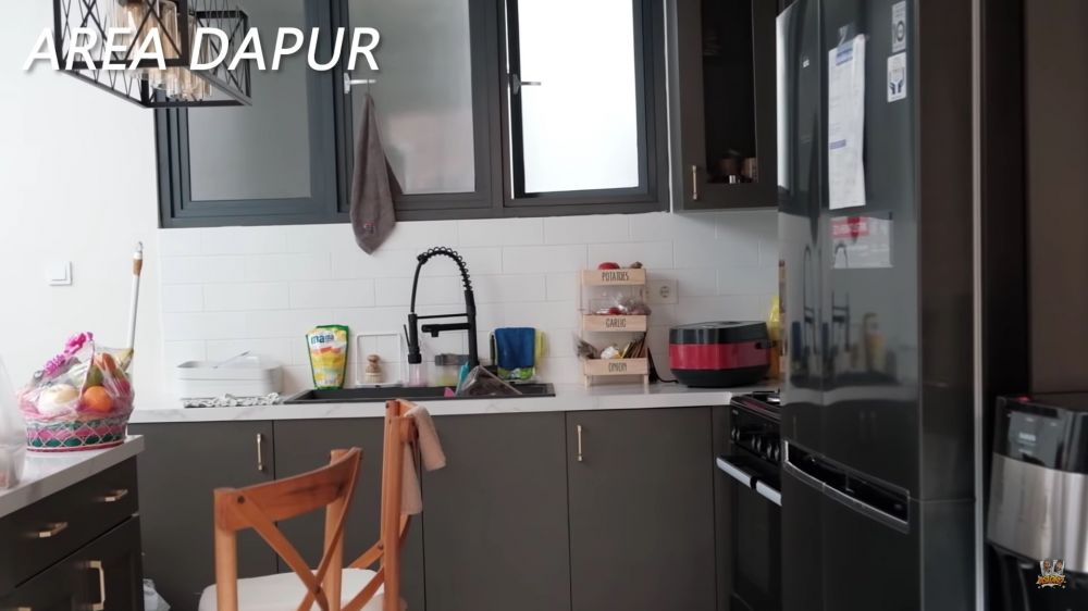 dapur rumah arya saloka © 2024 brilio.net