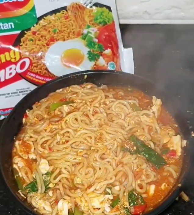 13 Resep mi instan kekinian paling mudah dibuat, lezat, dan menggugah selera
