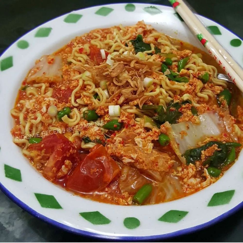 13 Resep mi instan kekinian paling mudah dibuat, lezat, dan menggugah selera