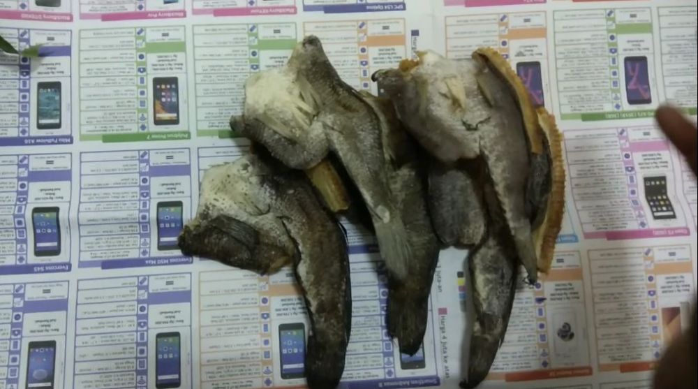 Bukan direndam air panas atau garam, ini cara ampuh mengurangi rasa asin berlebih pada ikan asin