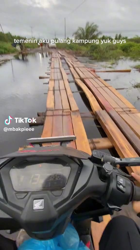 jalur penuh lubang kalimantan © TikTok