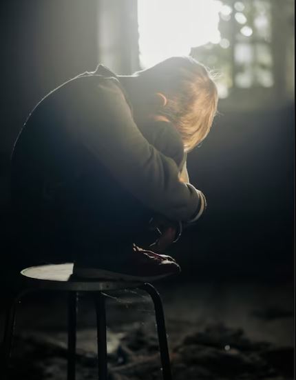 Arti mimpi saudara meninggal freepik.com