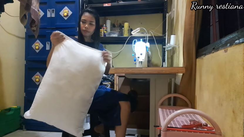 Tanpa direndam sitrun, ini cara cuci sarung bantal dekil agar bersih cuma tambah 2 bahan dapur