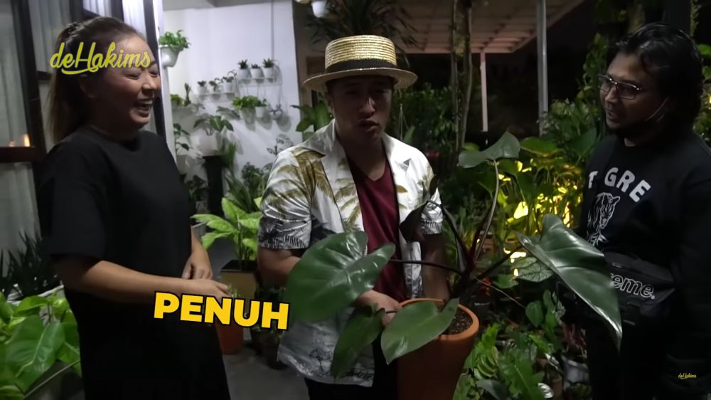 Rumahnya mewah tapi mirip kebun, intip 9 potret teras Soimah dihiasi tanaman ratusan juta rupiah