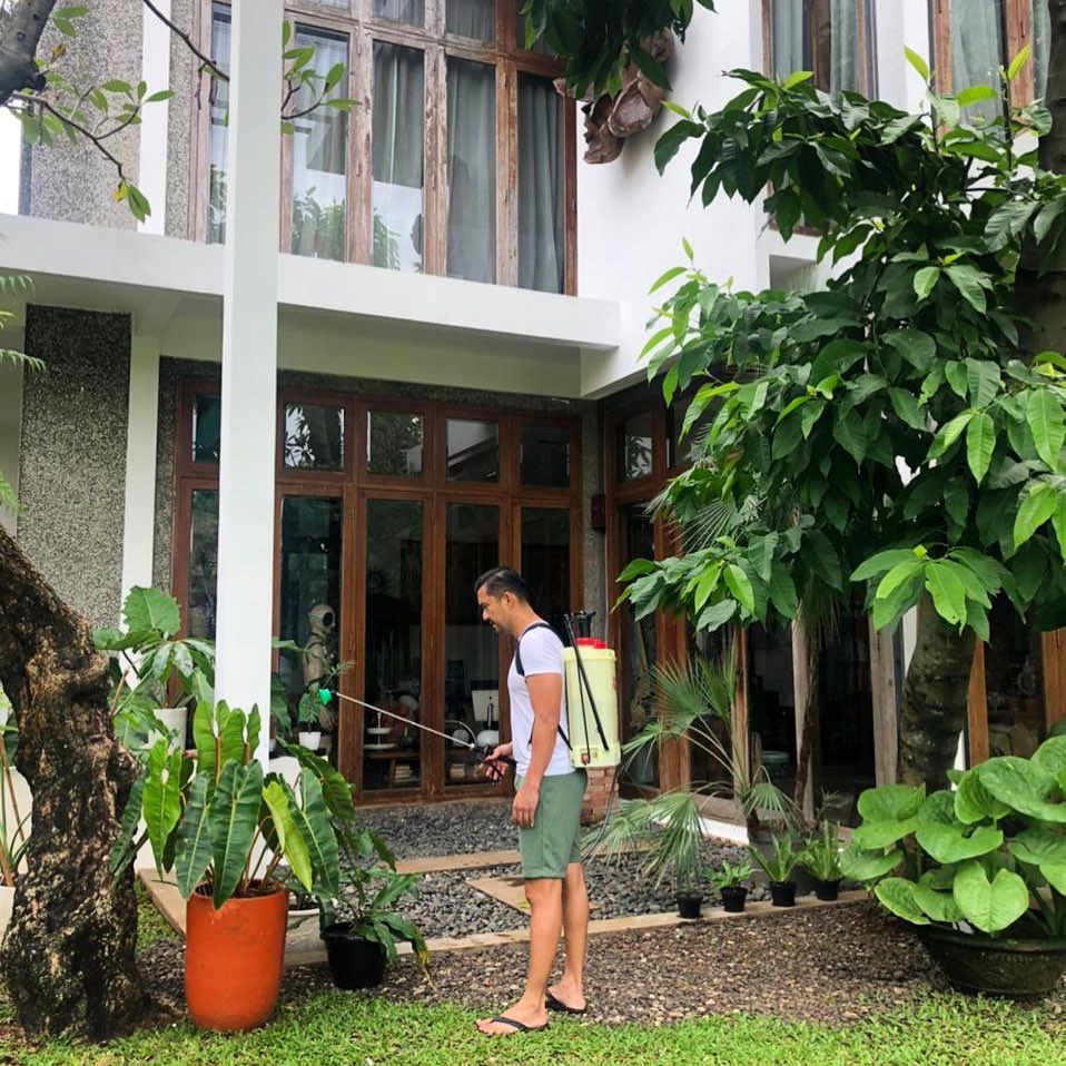 teras rumah anjasmara © Instagram